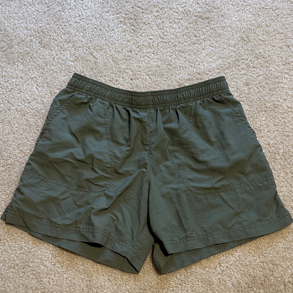 Columbia Forest Green Elastic Shorts